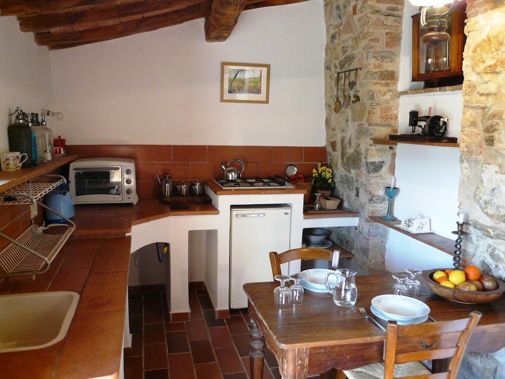 Podere Patrignone Guest House Кастелина ин Кианти Стая снимка